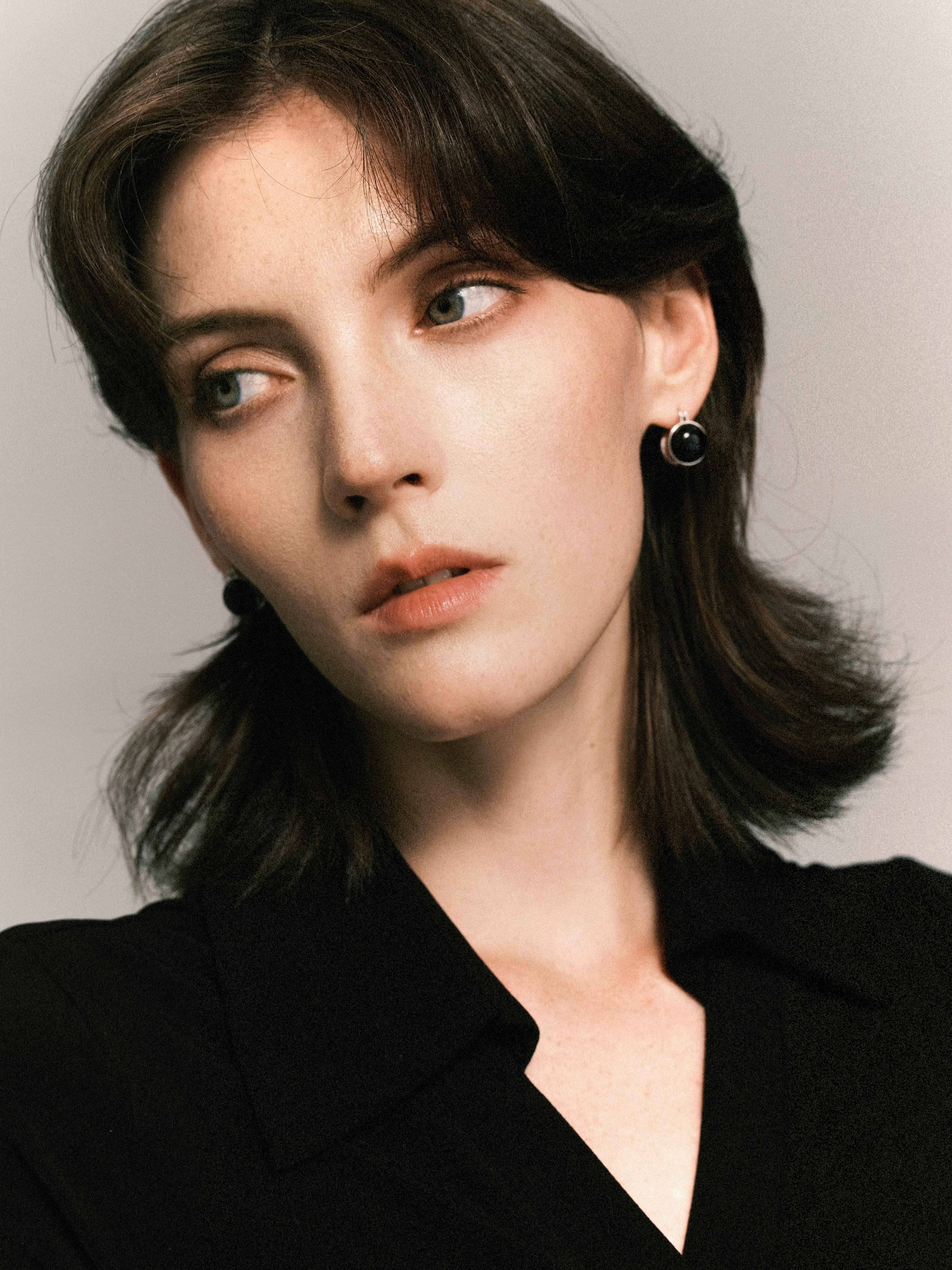 Double-Sided Black Agate Resin Round Earrings